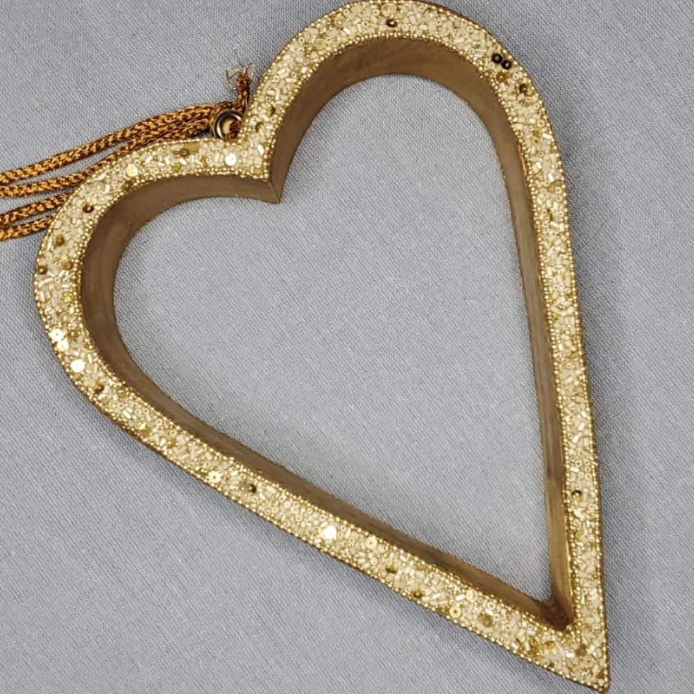 NWOT Beaded‎ Heart Ornament